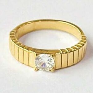 Elegant Gold-Tone Solitaire Ring with Crystal Accent